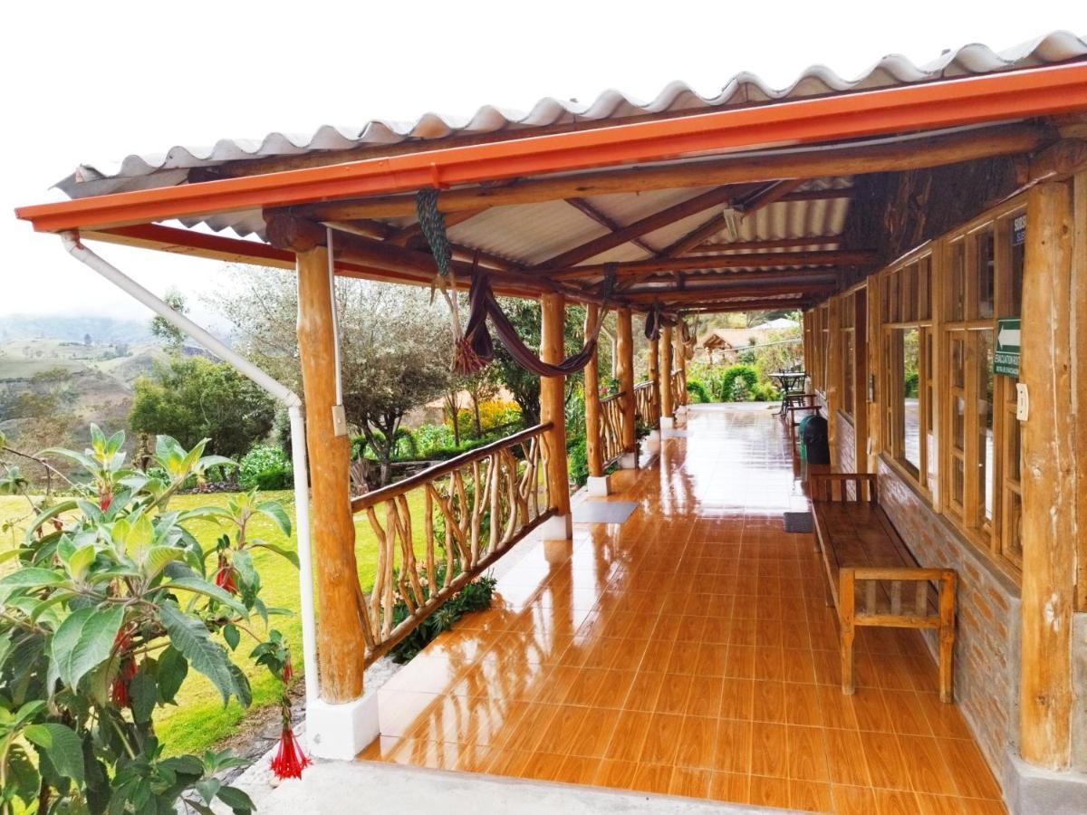 Hostal Taita Cristobal Isinlivi 外观 照片